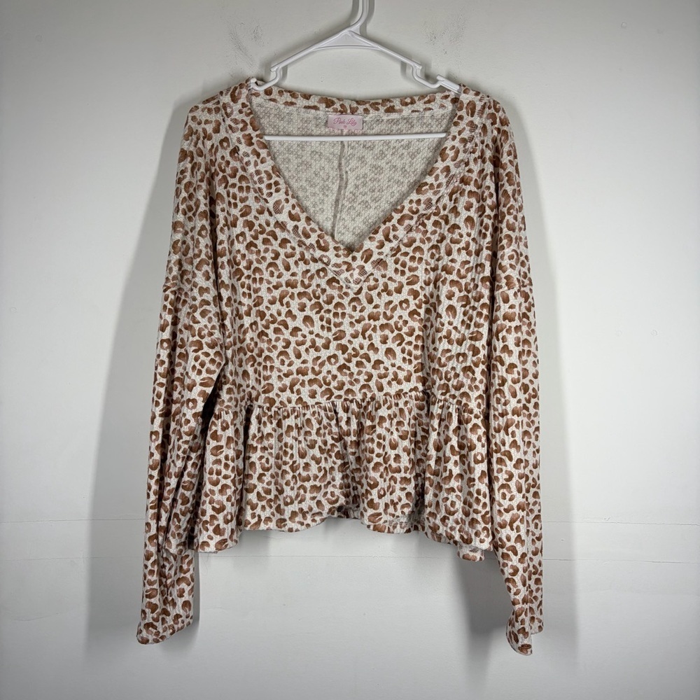 Pink Lily Leopard Waffle Knit Top Size Medium